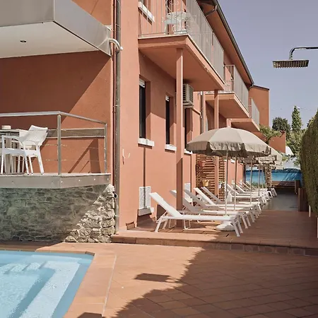Le Mura 3* Λατζίζε
