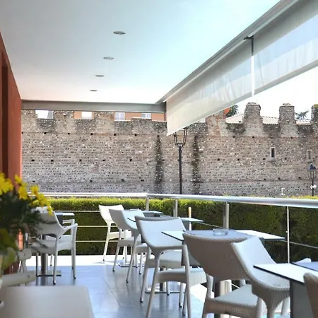 Le Mura Hotell 3*